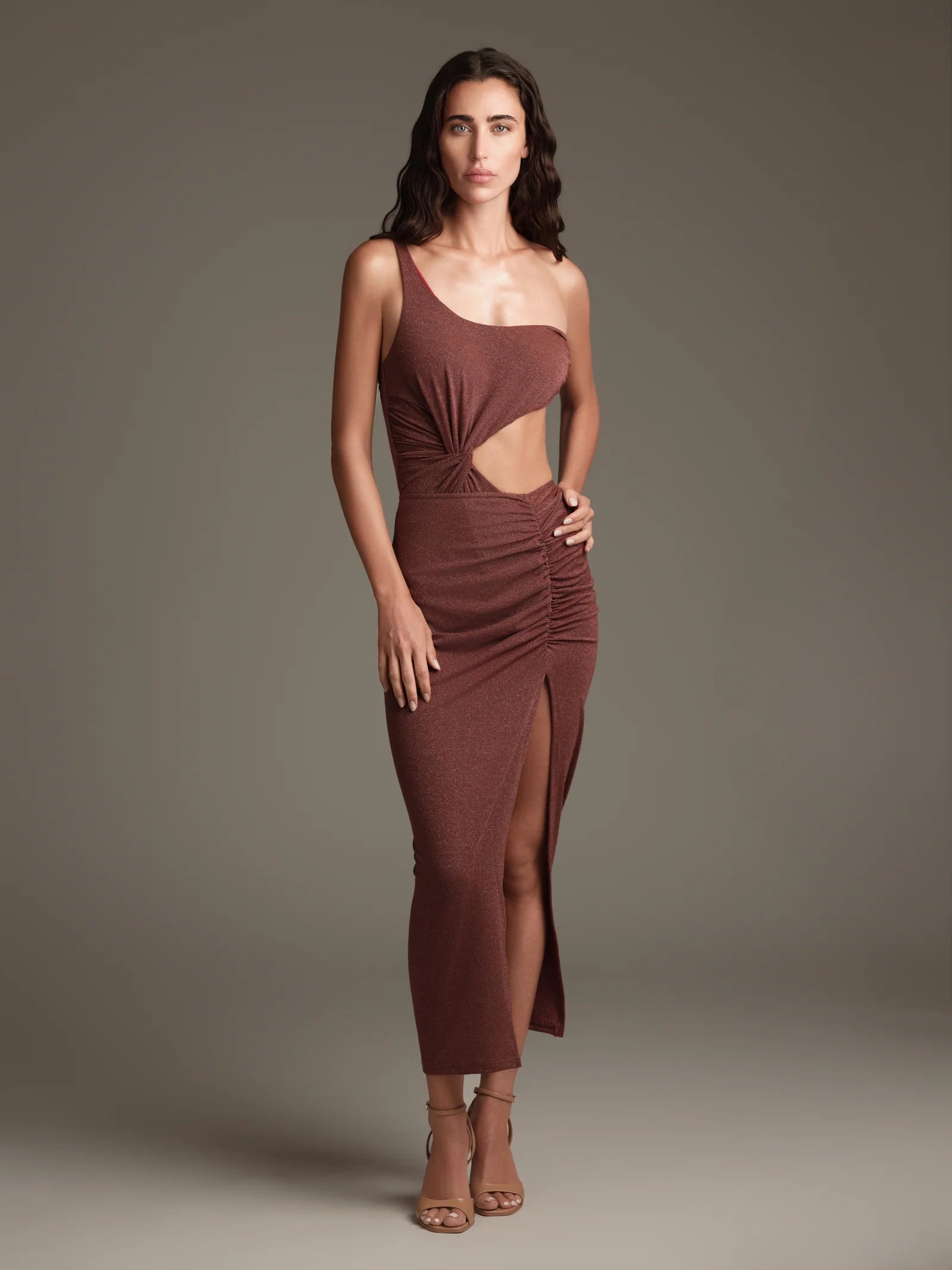 Cannes ışıltılı lurex etek önden görünüm hafif parlak Italian fabric kumaş ile şık ve modern beachwear resort stil