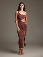 Cannes ışıltılı lurex etek önden görünüm hafif parlak Italian fabric kumaş ile şık ve modern beachwear resort stil