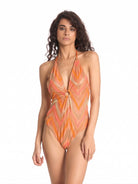 İkonik desenli turuncu mayo önden görünüm modern kesim Italian fabric kumaş ile enerjik ve şık beachwear stil