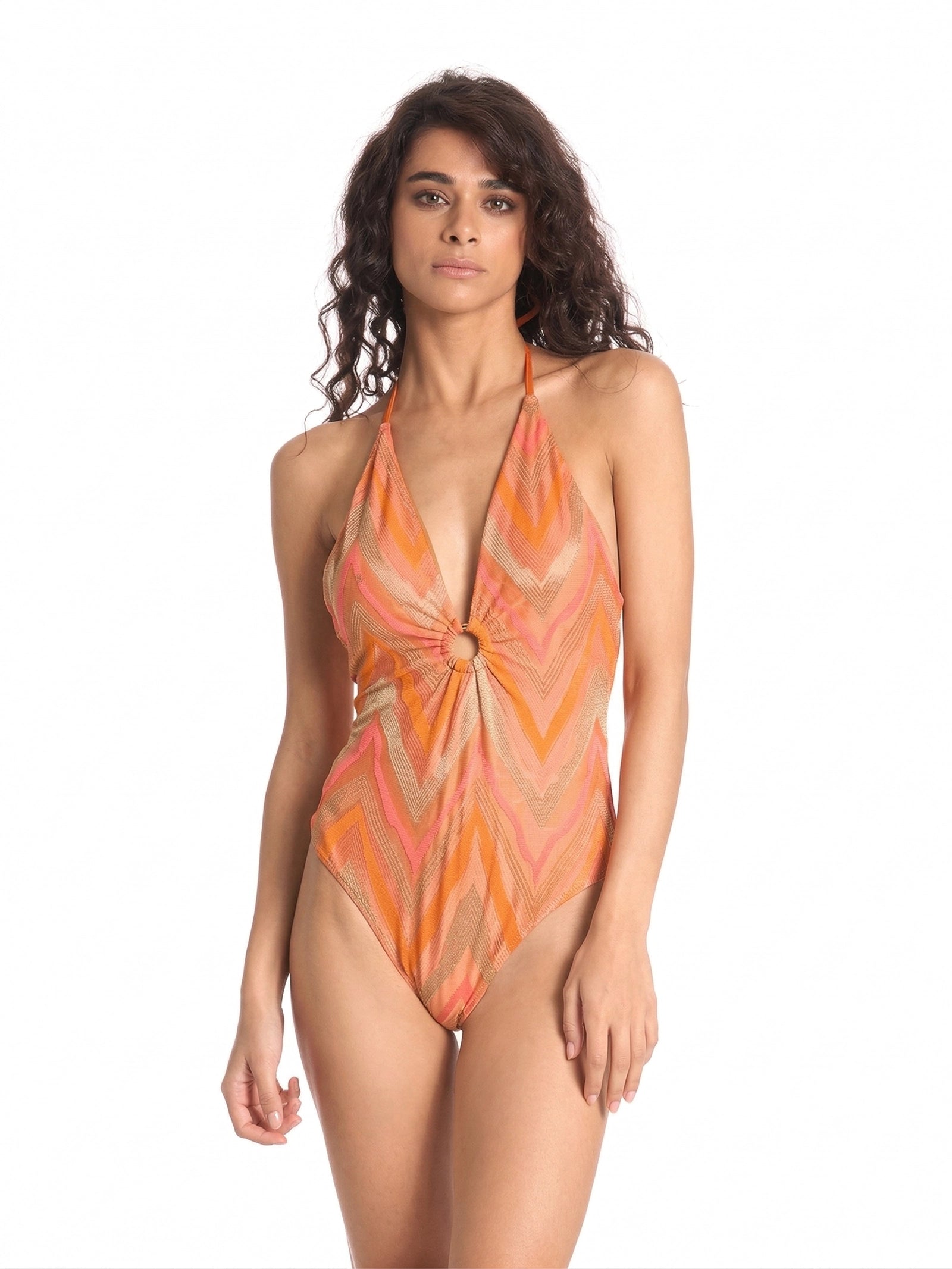 İkonik desenli turuncu mayo önden görünüm modern kesim Italian fabric kumaş ile enerjik ve şık beachwear stil