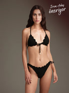Işıltılı lurex siyah üçgen bikini önden görünüm parlak Italian fabric kumaş ile modern ve şık beachwear stil